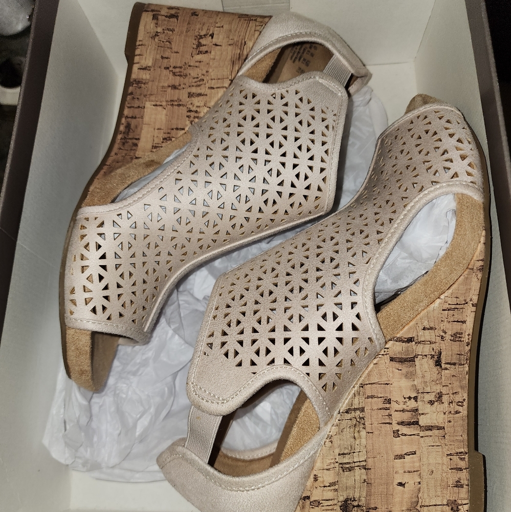 Lifestride sandal wedge